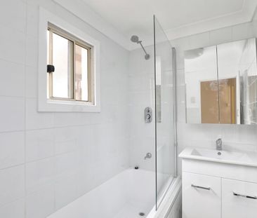 17 Bank Street, Richmond VIC 3121 - House For Rent | Domain - Photo 4