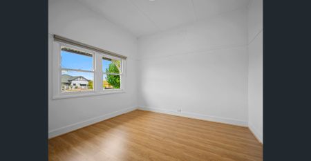 Spacious and Convenient 3 Bedroom Home! - Photo 5