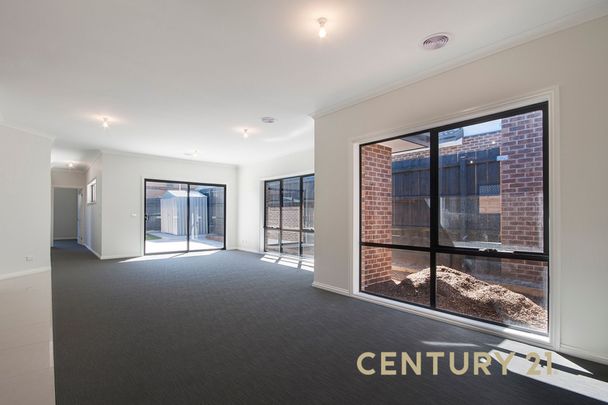 Modern 3-Bedroom Home in Prime Dandenong Location - Photo 1