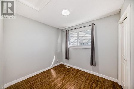 21 Rundlelawn Court Northeast, Calgary - Photo 3