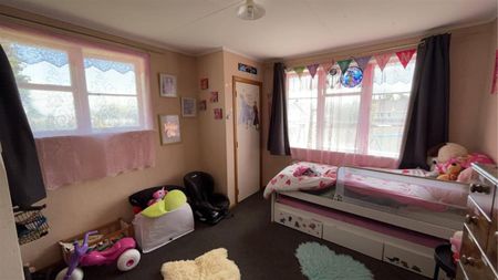 Three-bedroom House located in quiet Cul-de-sac - Photo 3