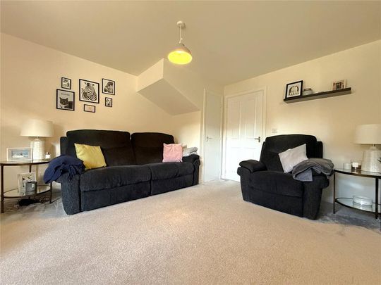 3 bedroom semi-detached house to rent - Photo 1