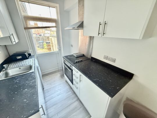 Clifton Road, Rugby - Photo 1