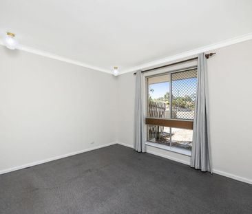 Spacious Family Living in a Prime Hamersley Location - Photo 6