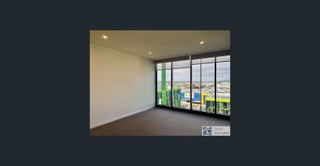 Top-Floor Apartment with Stunning City Views! HOME OPEN FRIDAY 12 DECEMBER AT 9.30AM SHARP! - Photo 2