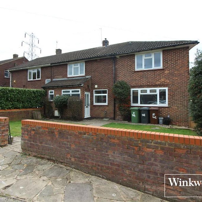 4 bedroom semi-detached house to rent - Photo 1