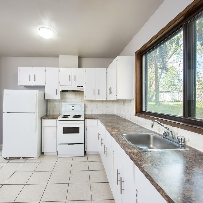 Carlton Court - Photo 1