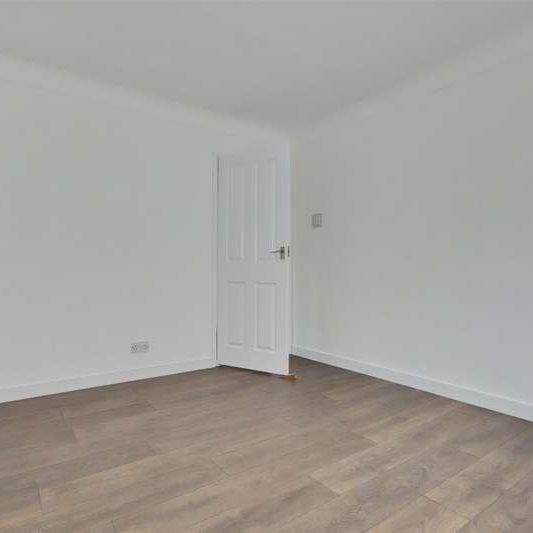 Cotwell Avenue, Waterlooville, PO8 - Photo 1