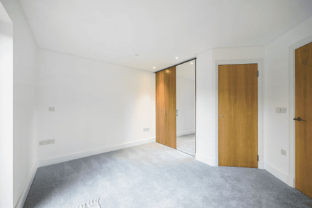 Hampton Wick, Kingston Upon Thames, KT1 - Photo 2