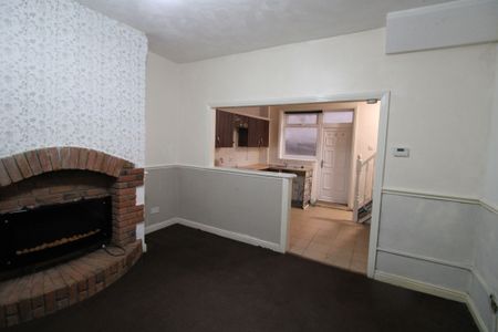 2 bed terraced house to rent in Swift Street, Ashton-Under-Lyne, OL6 - Photo 2