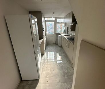 Room in a Shared House, Oatland Road, LS7 - Photo 2