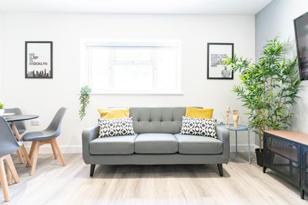 Grosvenor #75 - Photo 4