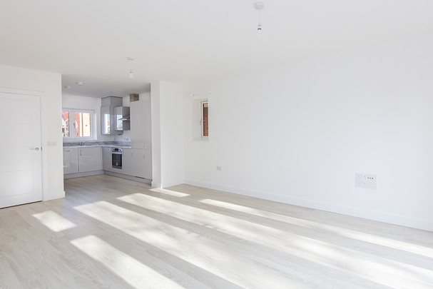 4 bedroom semi-detached house to rent - Photo 1