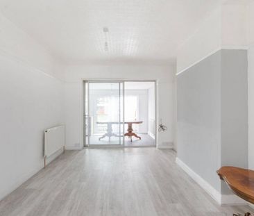 4 bedroom semi-detached house to rent - Photo 3