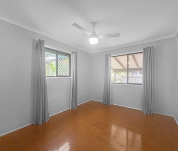 Low-Maintenance Living at Its Best in Prime Location Torquay - Photo 2