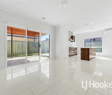 Corner Block Living in a Convenient Pakenham Location - Photo 2