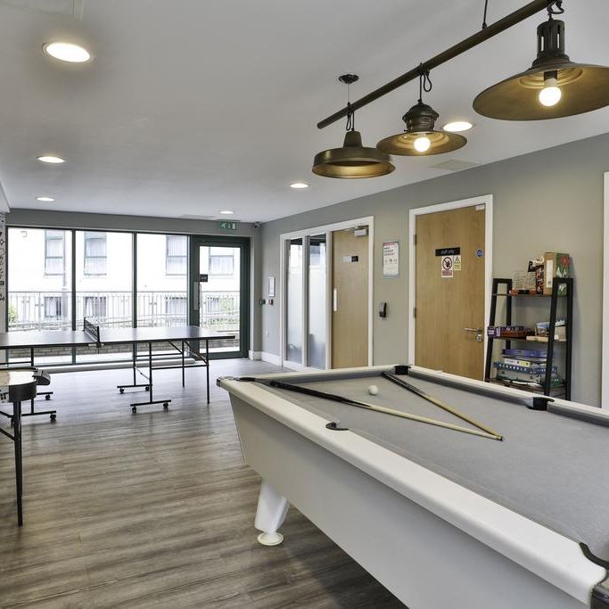 Studio to rent - Photo 1