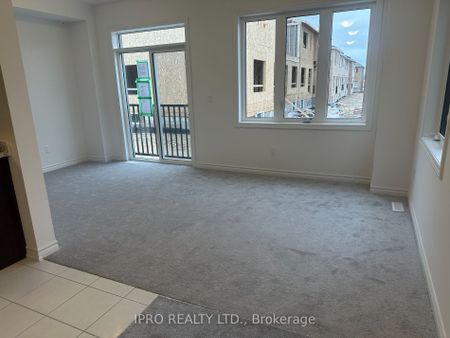 Townhouse For Lease | X8113534 - Photo 4