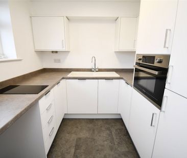 Redcroft, CH49 3GS, Greasby - Photo 5