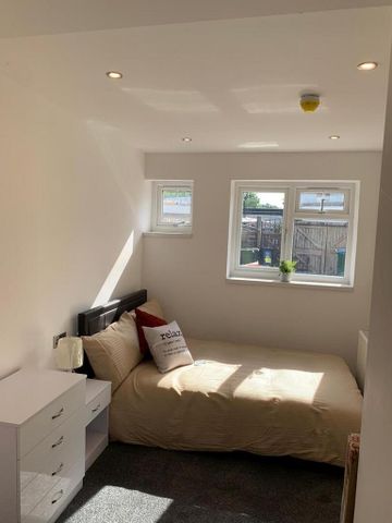 House to rent - Photo 5