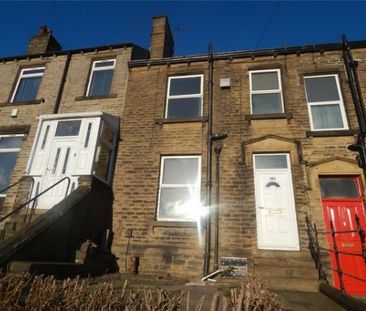 3 Bed - Halifax Old Road, Birkby, Huddersfield - Photo 3