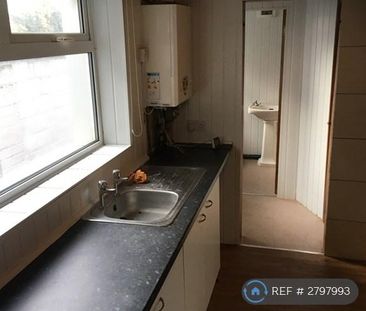 4 bedroom terraced house to rent - Photo 3