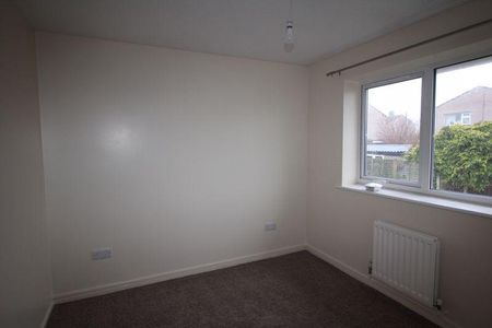 4 bedroom detached house to rent - Photo 4