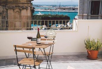 Casa con terrazzo vista mare