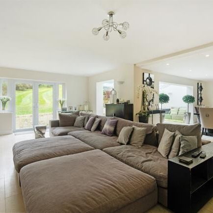 6 bedroom detached house to rent - Photo 1