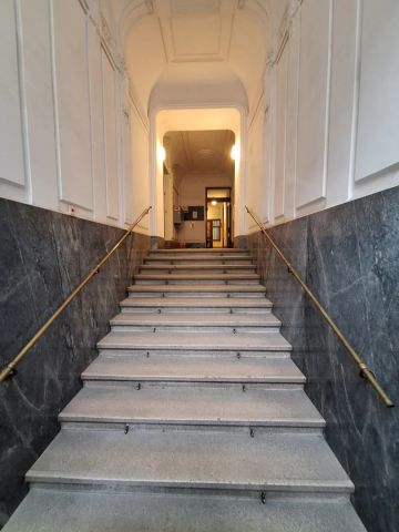 Sehr zentral und ruhig gelegen mit Balkon - Stilaltbau Weyringergasse - unbefristet - Photo 5