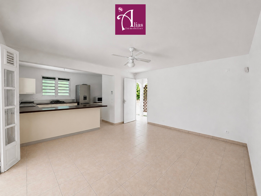 Location Maison 4 pièces 140m² PETIT BOURG 97170 - Photo 1