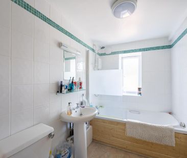 2 bedroom flat to rent - Photo 6