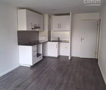 A LOUER, Courcouronnes, T3 récent R+1 - 56m² + balcon + parking dou... - Photo 2