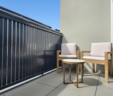 “Ultra Modern, Immaculately Maintained Townhouse” - Photo 1