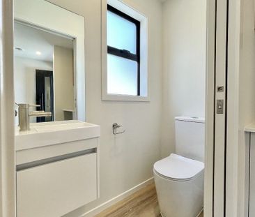 Modern 2-Bedroom Home in Wainuiomata - Photo 3