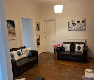 Room in a Shared Flat, Lutton Place, EH8 - Photo 1