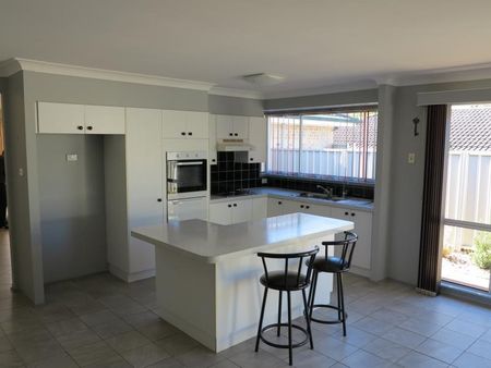 Lovely Family Home - Photo 4