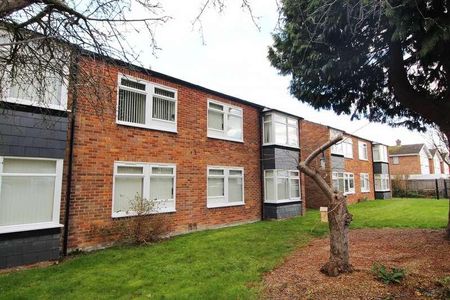 Douglas Court, Hartsbourne Road, Reading, RG6 - Photo 3