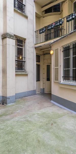 location Appartement T4 DE 118.1m² À PARIS - Photo 1