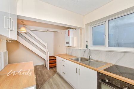 3 bedroom end of terrace house to rent - Photo 4