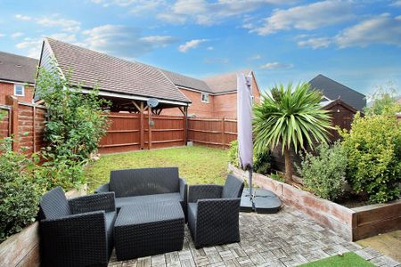 3 bedroom semi-detached house to rent - Photo 5