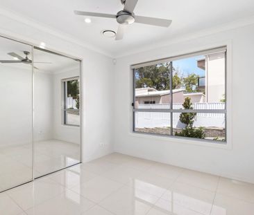 Spacious Home with Ducted Air-conditioning & Brand New Carpet! - Photo 2