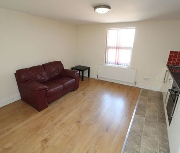 Fylde Road Flat 7 Preston, Lancashire, PR1 2XP - Photo 3