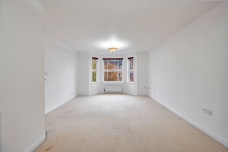 2 bed flat to rent in Royal Court Drive, Bolton, BL1 - Photo 2