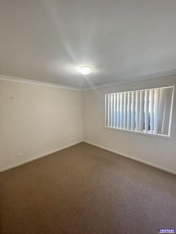 Modern 2 Bedroom Unit in Great Complex - Photo 5
