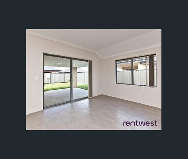 Spacious Home in Squires Estate, Baldivis - Photo 2