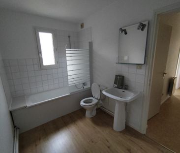 Location Appartement 1 pièce 34m² - Photo 2