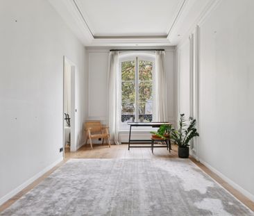 Location Appartement de luxe Paris 7 4 Pièces 165.74 m² - Photo 1