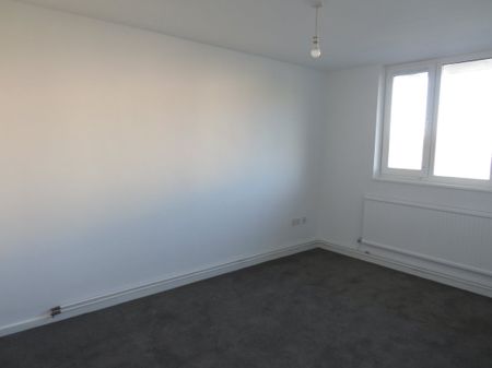 Peterborough PE2 - Photo 3