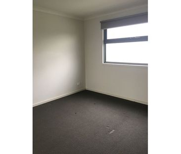 21D Shepherd Street, Braybrook VIC 3019 - House For Rent | Domain - Photo 3